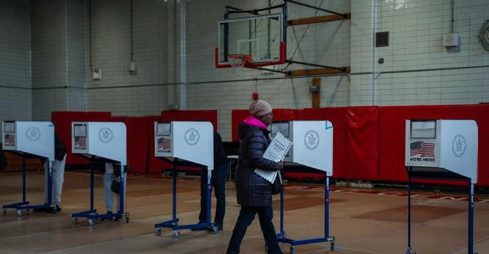 El voto anticipado en EE.UU. se dispara entre los votantes demócratas a una semana de las elecciones
